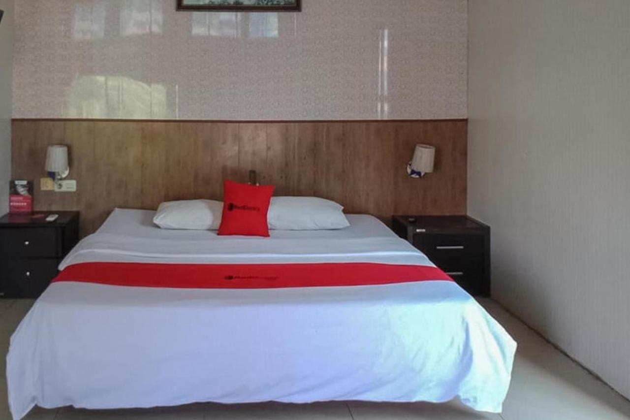 Reddoorz @ Sorong City Center Exterior photo
